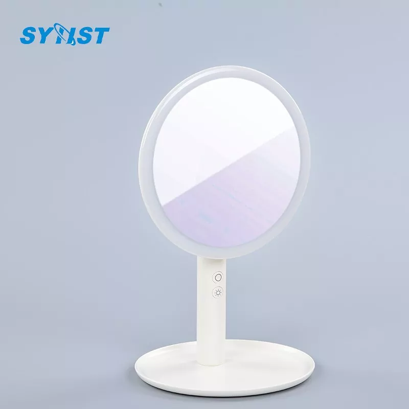 Czym różni się lusterko do makijażu LED od zwykłego lusterka z lampką stołową?